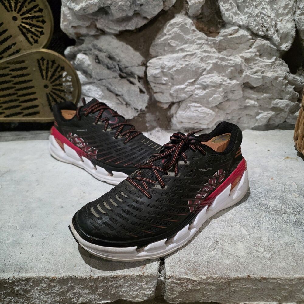 Hoka One One Vanquish 3 Running Shoes Mens Size 9.5 Athletic Sneakers Red Black